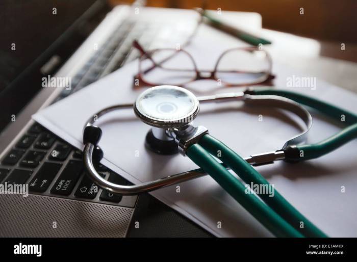 Restaurant menükarte+online Ausgeschnittene Stockfotos und -bilder - Alamy